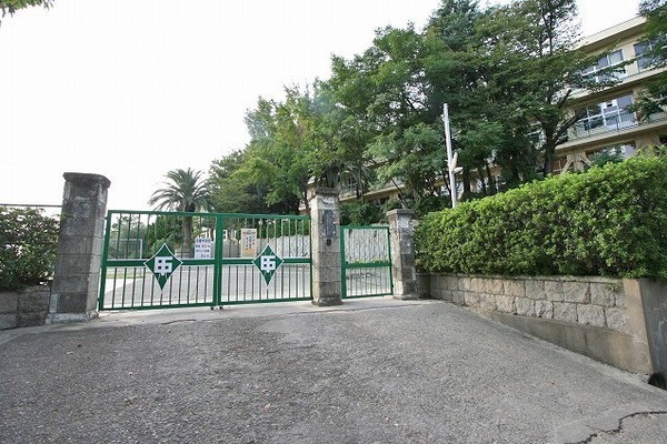和泉市箕形町２丁目の中古一戸建て(和泉市立石尾中学校)