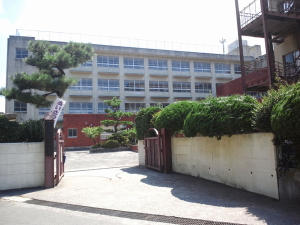 泉南市信達牧野の中古一戸建て(泉南市立信達中学校)