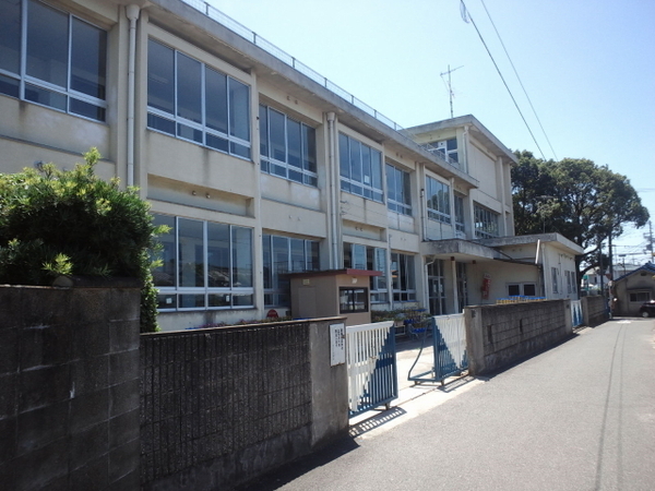 泉南市男里7丁目の中古一戸建て(泉南市立雄信小学校)