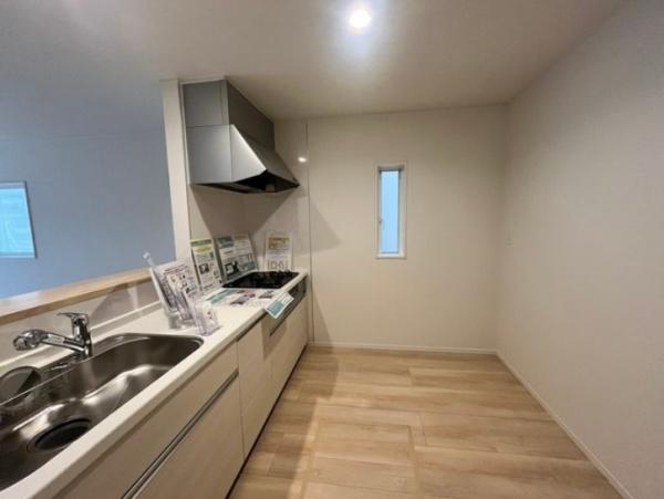 泉佐野市俵屋第１期３号棟　新築戸建