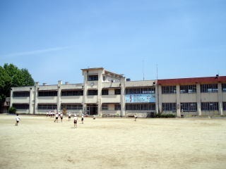 岸和田市内畑町の土地(岸和田市立山滝小学校)