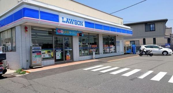 ブリティッシュティンバー泉佐野スウィート(ローソン泉佐野鶴原二丁目店)