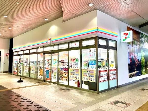 和泉市万町の中古一戸建て(セブンイレブン泉北高速和泉中央駅店)