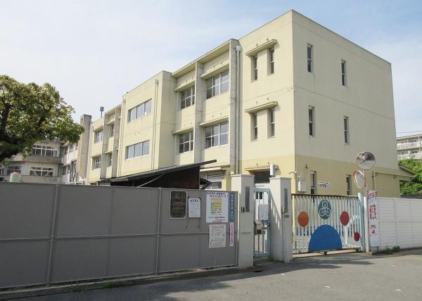 シャルマンフジ岸和田・中央公園壱番館(岸和田市立新条小学校)