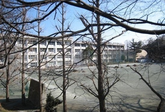 岸和田市尾生町の中古一戸建て(岸和田市立桜台中学校)