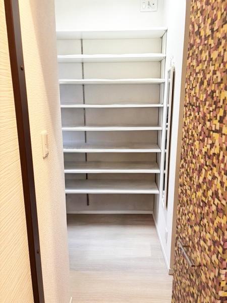 岸和田市加守町4丁目の中古一戸建て(収納)