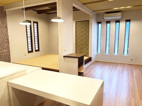 岸和田市加守町4丁目の中古一戸建て(リビング)