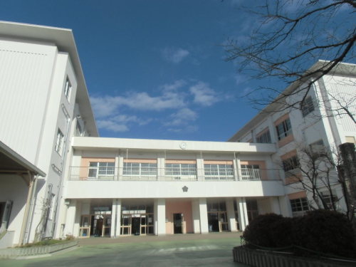 泉佐野市松風台2丁目の中古一戸建て(泉佐野市立中央小学校)