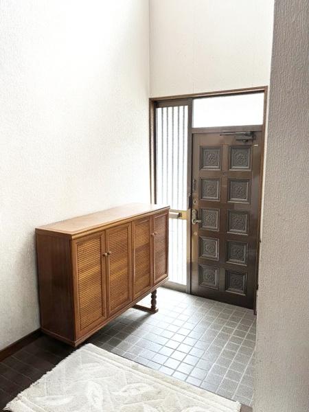 泉佐野市松風台2丁目の中古一戸建て(玄関)