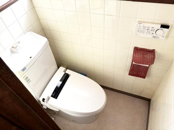 泉佐野市松風台2丁目の中古一戸建て(トイレ)