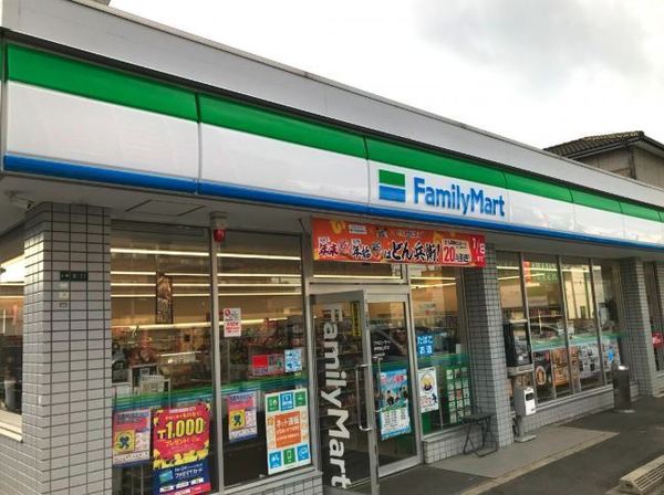 シャルマンフジ岸和田上町パークインパーク(ファミリーマート岸和田上町店)