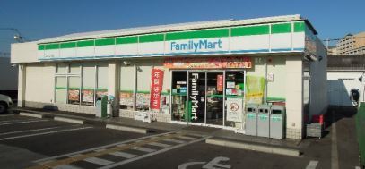 岸和田市吉井町４丁目の中古一戸建て(ファミリーマート吉井町二丁目店)
