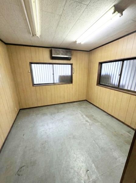 泉佐野市上之郷　住居付き倉庫・工場