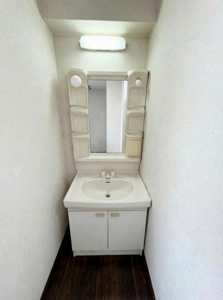 泉佐野市上之郷　住居付き倉庫・工場