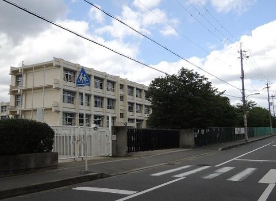 羽曳野市はびきの２丁目　寮(羽曳野市立埴生南小学校)