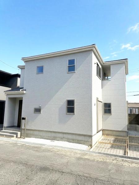 泉佐野市鶴原8期2号棟　新築戸建