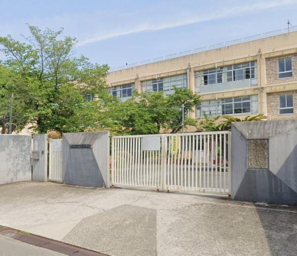 ビバリーヒルズ鶴山台(和泉市立鶴山台北小学校)