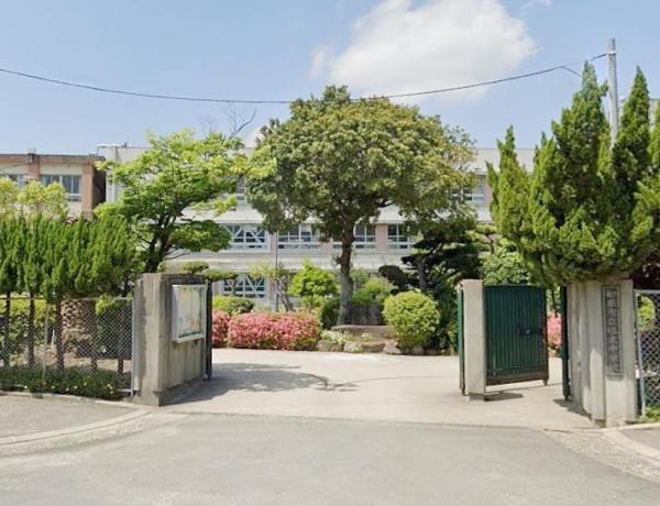 ビバリーヒルズ鶴山台(和泉市立信太中学校)
