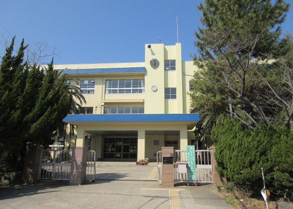 サニータウン羽倉崎駅前弐番街壱号館(泉佐野市立佐野中学校)