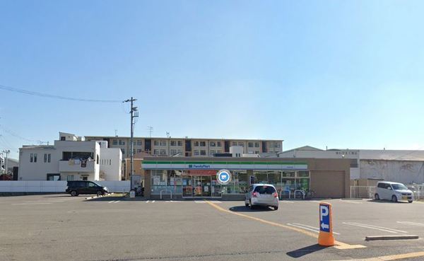 アクアパークCITY岸和田南２番館(ファミリーマート岸和田並松店)