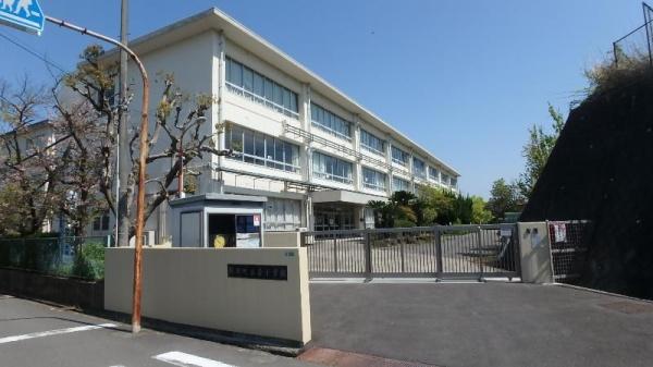 泉南郡熊取町東和苑の中古一戸建て(熊取町立南小学校)