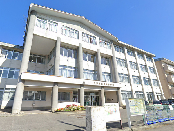 八戸市日計2丁目の土地(八戸市立根岸小学校)