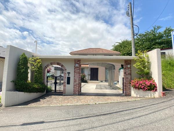 八戸市新井田松山中野場　中古住宅2棟＋車庫　6249（S）