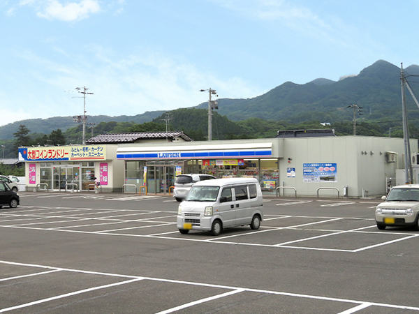 三戸郡南部町大字大向字中居構の中古一戸建て(ローソン南部町バイパス店)