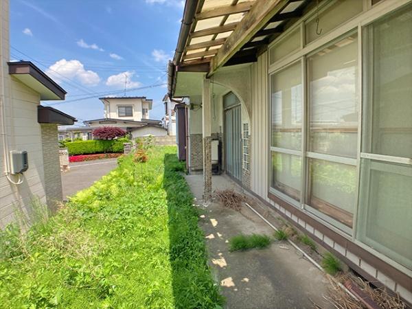 八戸市大字新井田字西平の土地