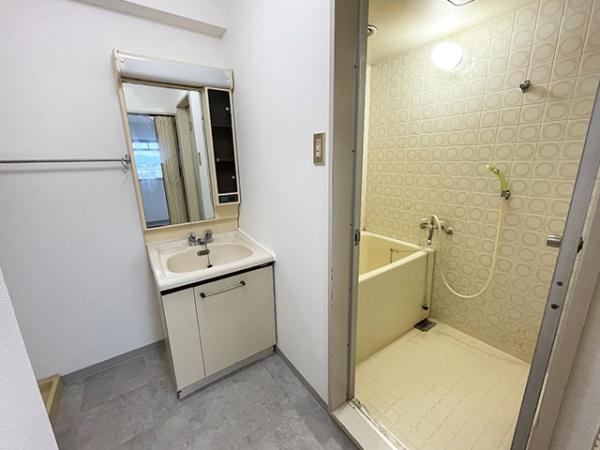 八戸市柏崎一丁目　中古マンション　ロイヤルマンション柏崎8階