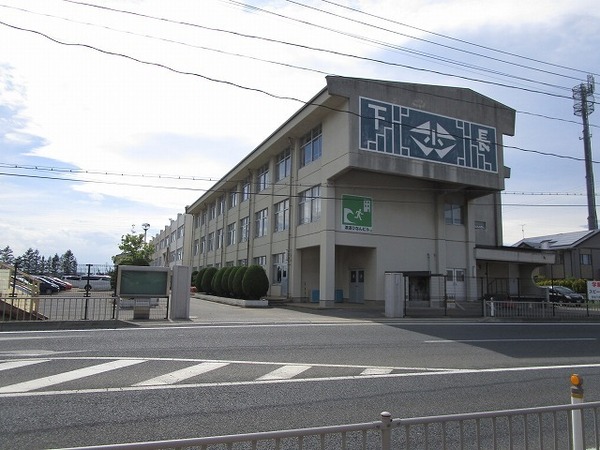 八戸市長苗代４丁目の土地(八戸市立下長小学校)