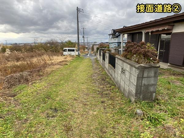 八戸市大字白銀町字栗沢道の土地