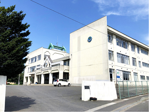 八戸市岬台３丁目の土地(八戸市立白銀南中学校)