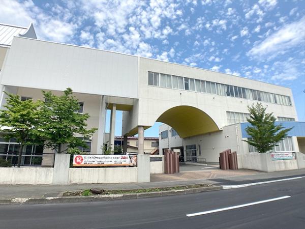 八戸市小中野２丁目の土地(八戸理容美容専門学校)