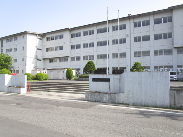 八戸市青葉１丁目の土地(八戸市立第三中学校)