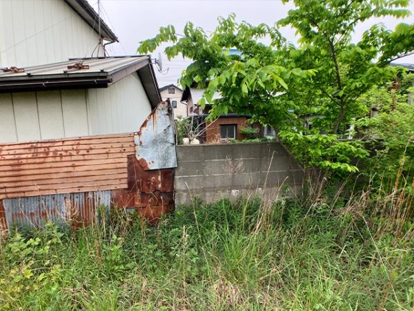 八戸市大字白銀町字人形沢の土地