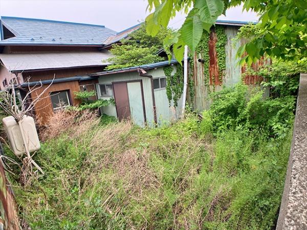 八戸市大字白銀町字人形沢の土地