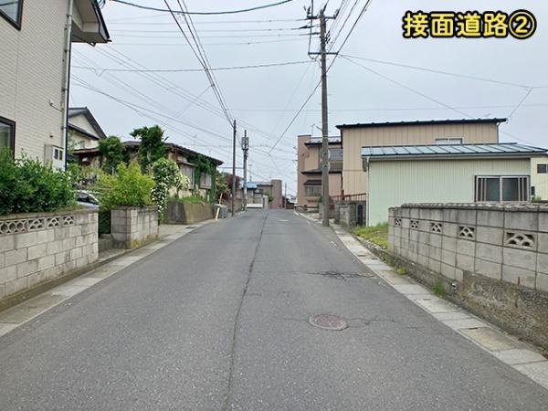 八戸市大字白銀町字人形沢の土地