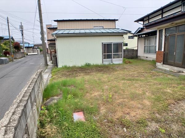 八戸市大字白銀町字人形沢の土地