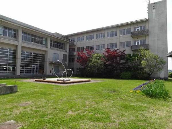 八戸市大字糠塚字五郎兵衛前の土地(八戸市立長者中学校)