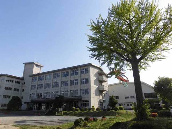 八戸市大字糠塚字五郎兵衛前の土地(八戸市立長者小学校)