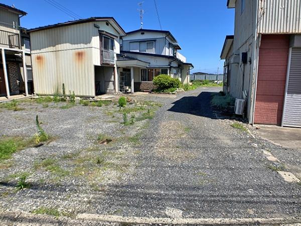 八戸市大字白銀町字三島上の土地