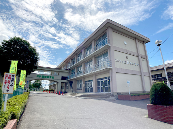 八戸市大字根城字馬場頭の土地(八戸市立田面木小学校)