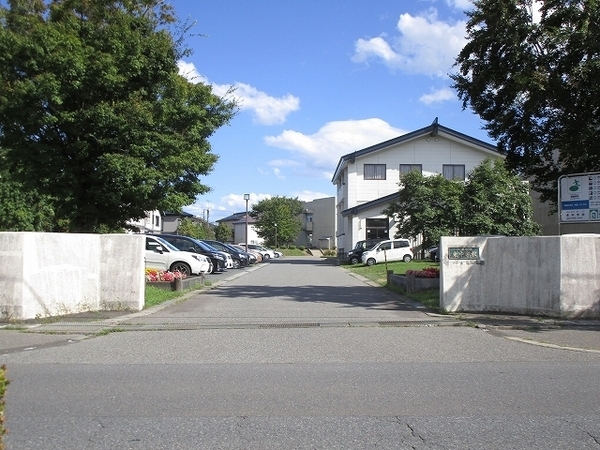 八戸市大字大久保字大塚の土地(東中学校)