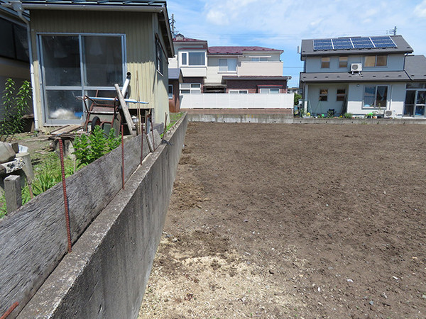 八戸市大字湊町字穴畑の土地