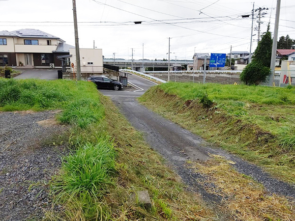 八戸市大字市川町字尻引前山の土地