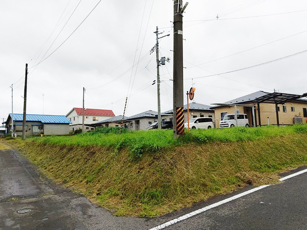 八戸市大字市川町字尻引前山の土地