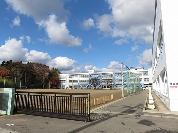 八戸市大字市川町字尻引前山の土地(八戸市立桔梗野小学校)