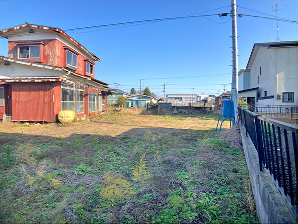 八戸市大字市川町字尻引前山の土地