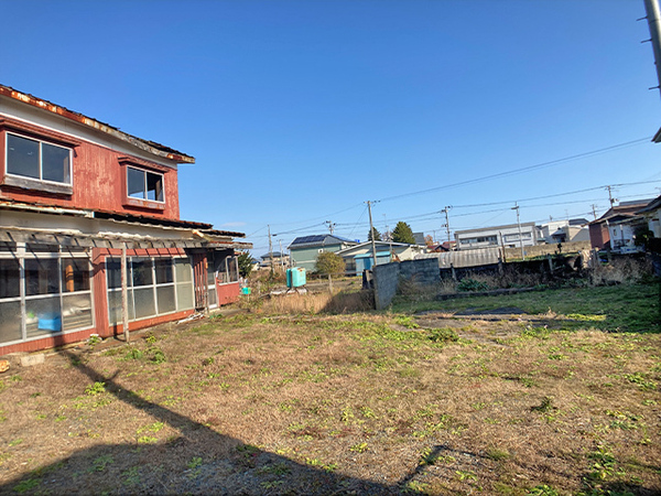八戸市大字市川町字尻引前山の土地
